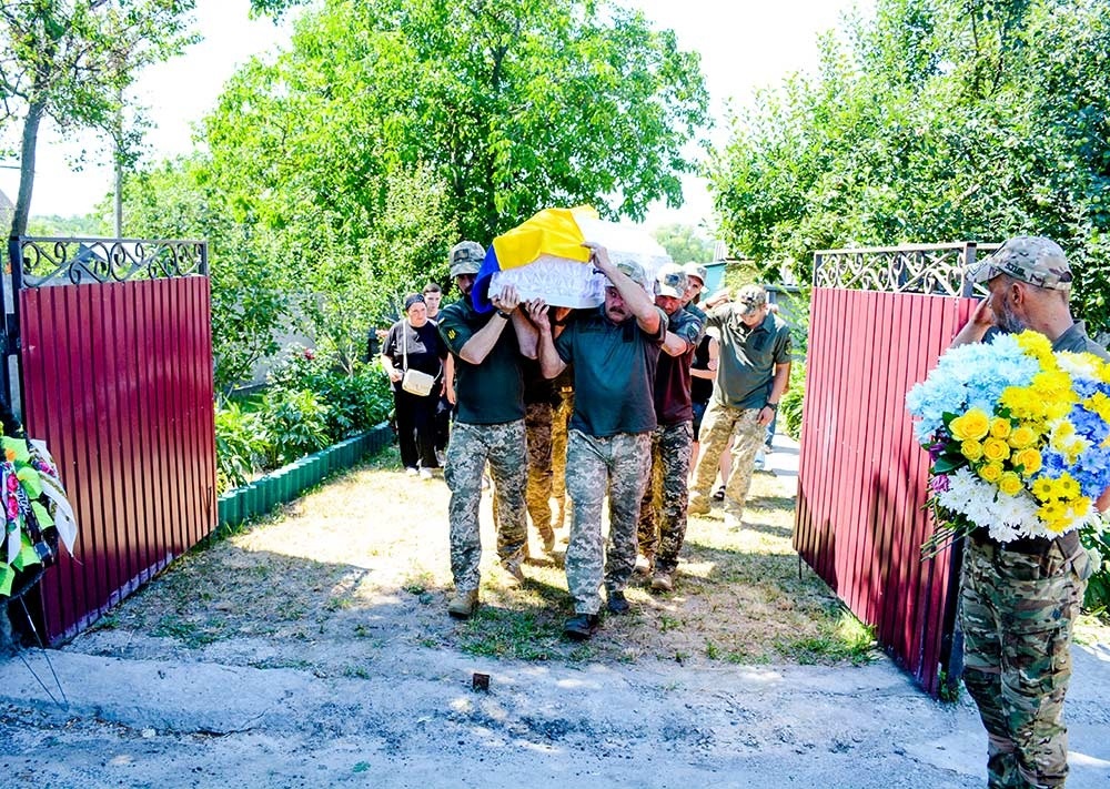 У Кагарлику провели в останню дорогу воїна Олексія Поліщука 7