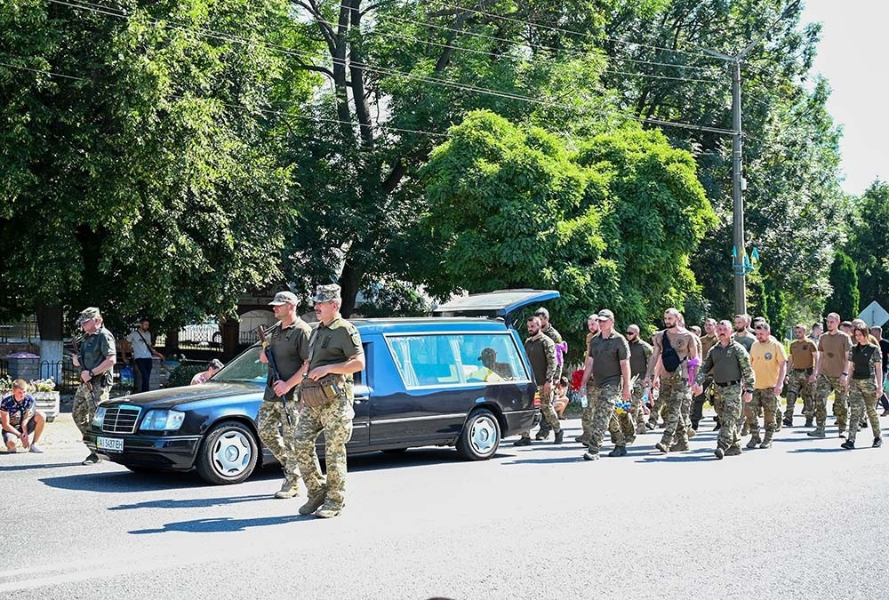 У Кагарлику провели в останню дорогу воїна Мирослава Ярмішка 4