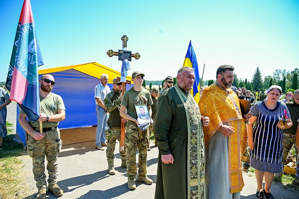 У Кагарлику провели в останню дорогу воїна Мирослава Ярмішка 8