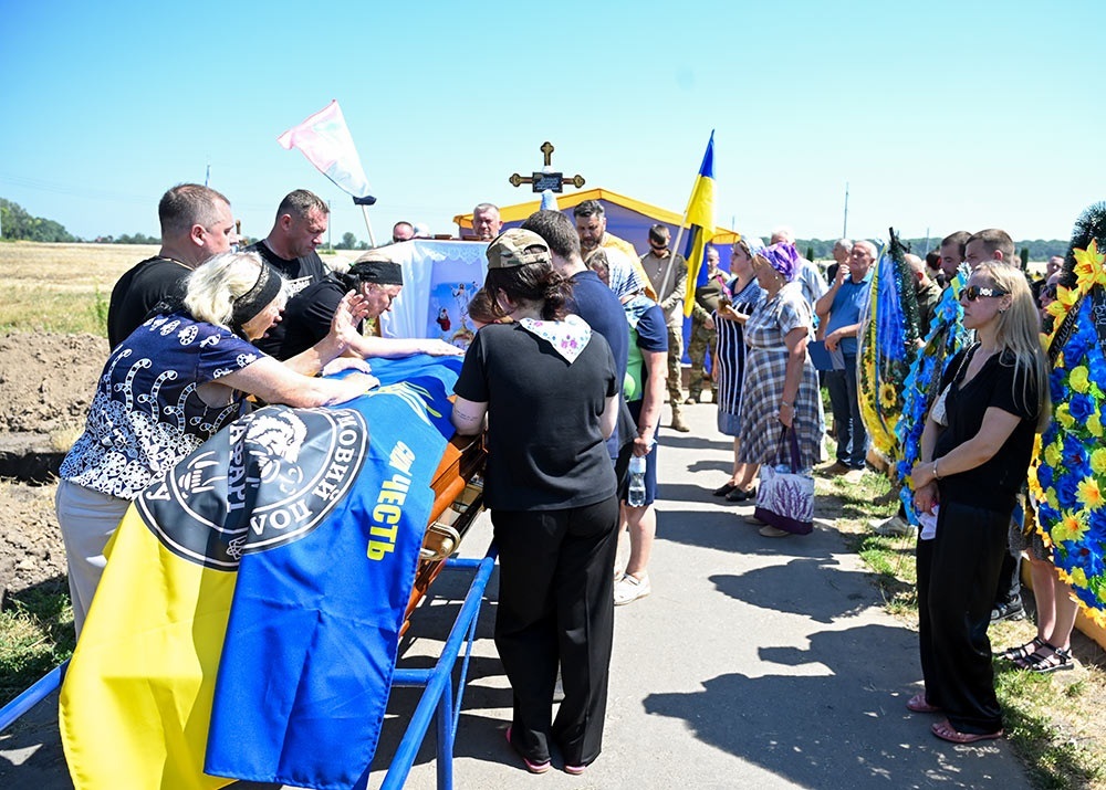 У Кагарлику провели в останню дорогу воїна Мирослава Ярмішка 11