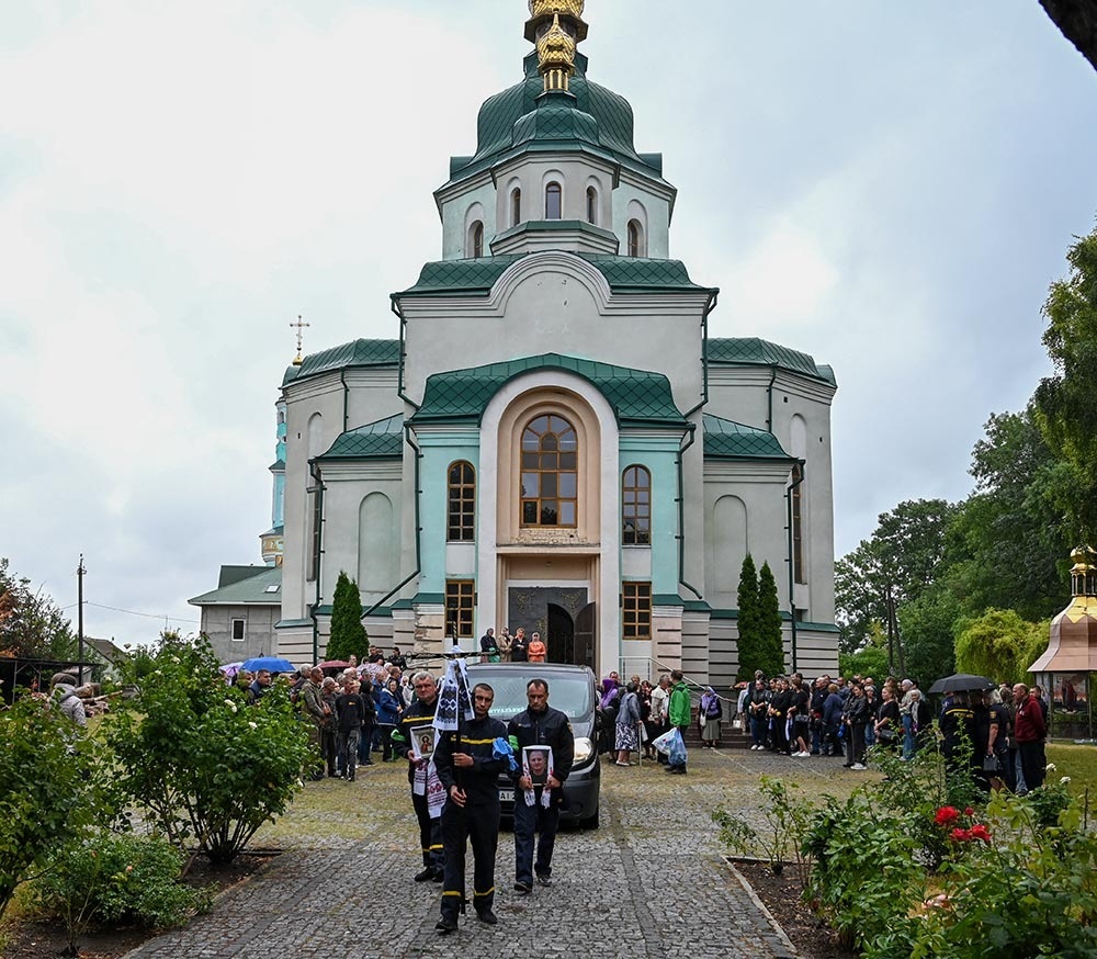 У Кагарлику поховали загиблого пожежника Федора Бойка 5