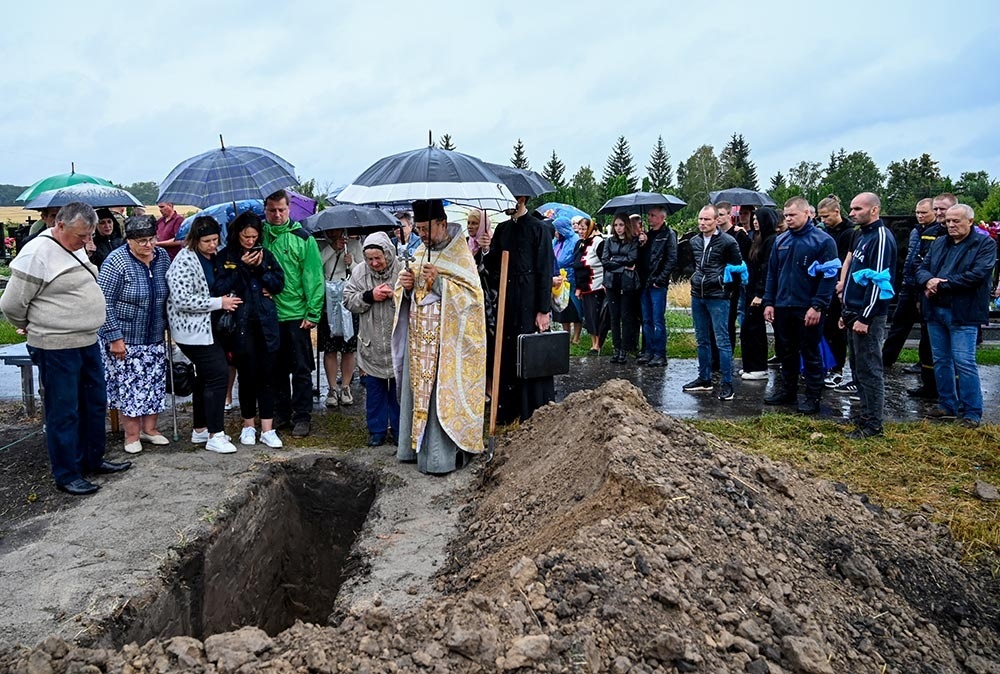 У Кагарлику поховали загиблого пожежника Федора Бойка 13