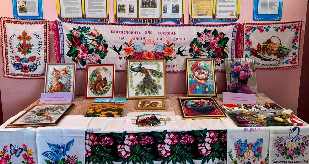 Виставка вишивок майстринь із Кадомки на Кагарличчині