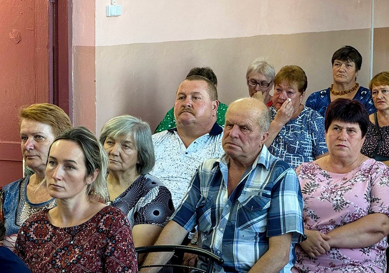 У глядацькій залі під час концерту в селі Кадомка на Кагарличчині