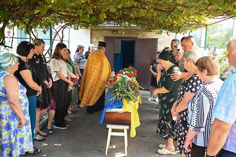 У Кагарлику провели в останню дорогу воїна Вячеслава Титаренка 2
