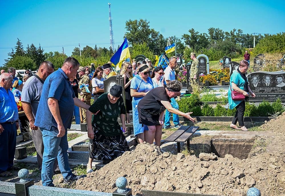 У Кагарлику провели в останню дорогу воїна Вячеслава Титаренка 19