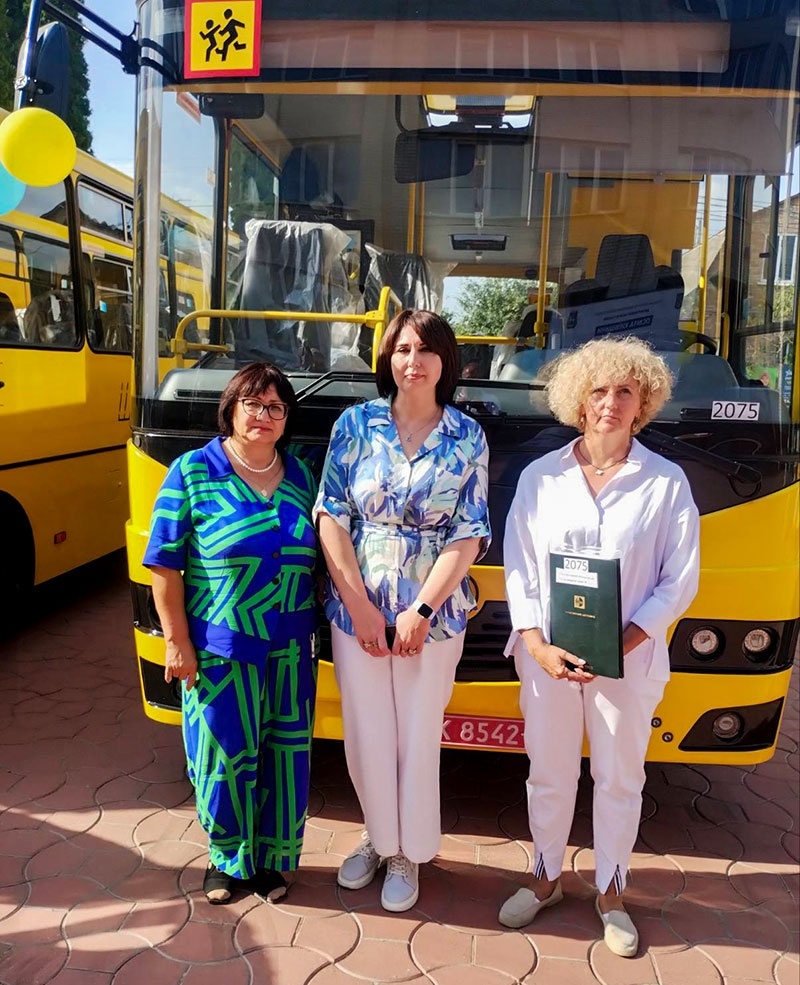 Кагарличчина отримала новий шкільний автобус - він підвозитиме дітей до міського ліцею №3