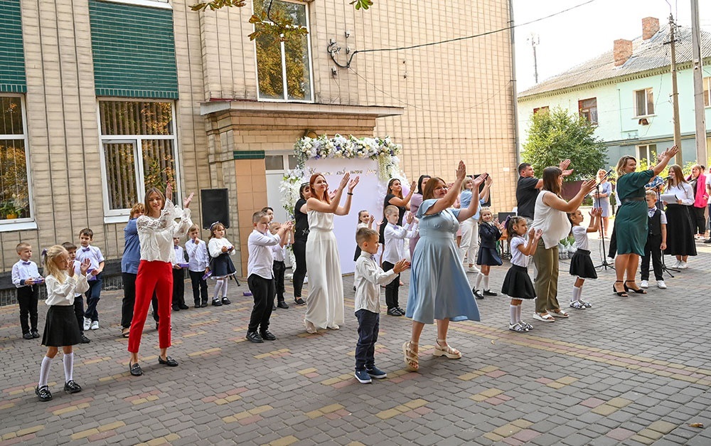 Свято Першого дзвоника у Кагарлицькому ліцеї №1. 2024 рік 12