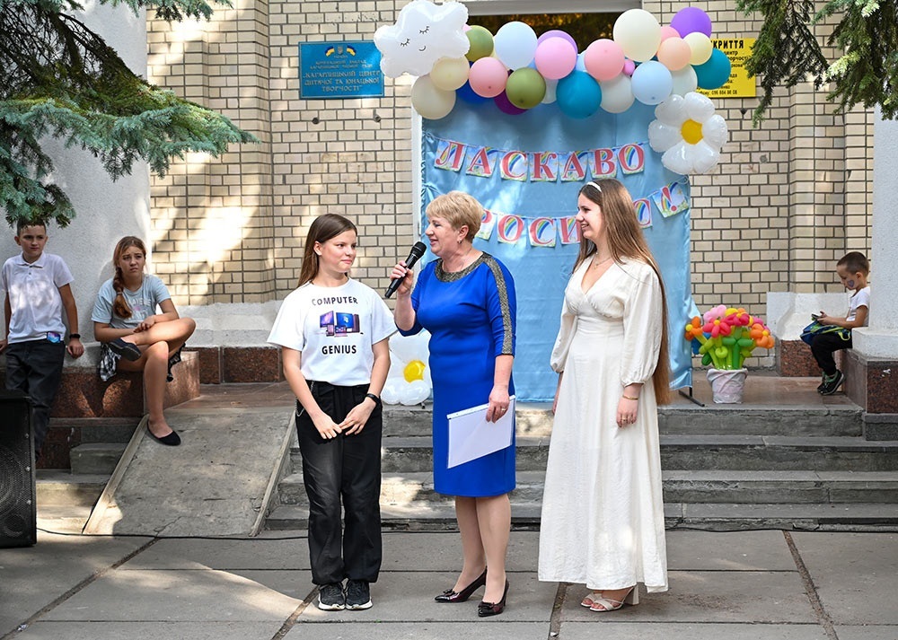 День відкритих дверей в Кагарлицькому ЦДЮТ: Валентина Ільченко вручає нагороди призерам Всеукраїнських конкурсів