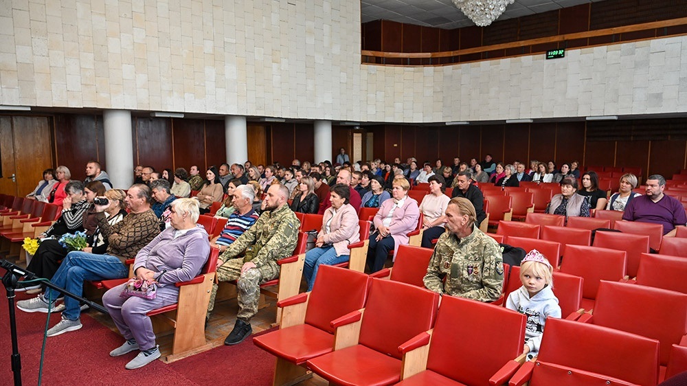 Під час урочистостей з нагоди Дня захисників та захисниць України в Кагарлику: учасники заходу