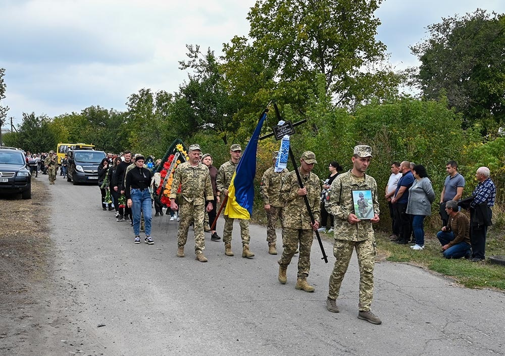 У Гороховому провели в останню путь воїнку-захисницю Лідію Гребенюк 7