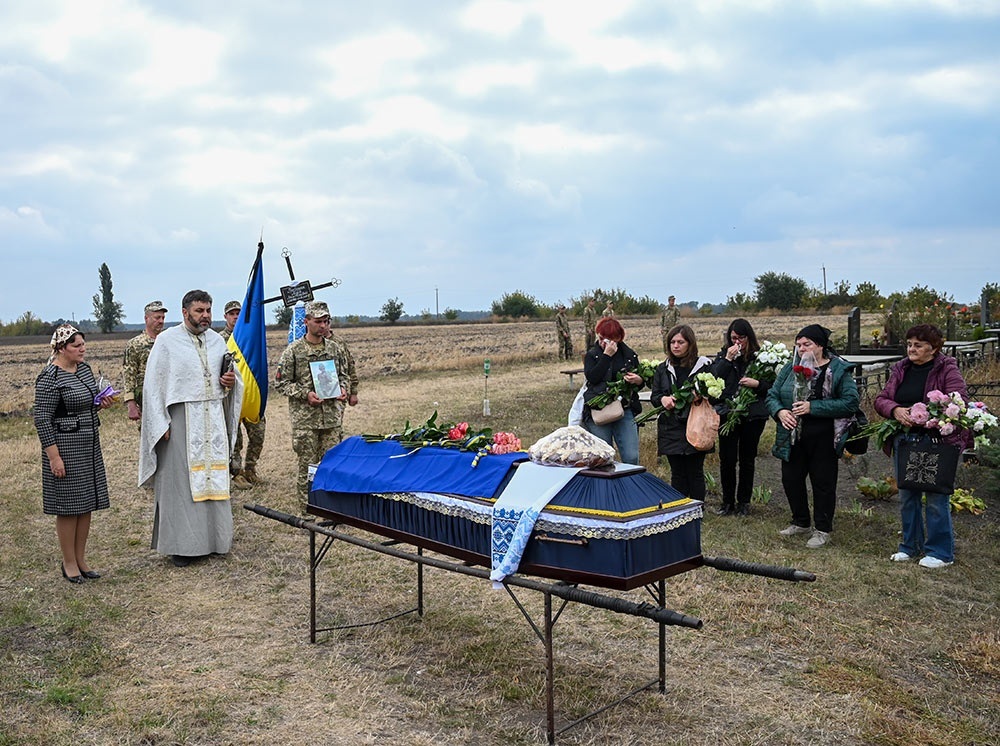 У Гороховому провели в останню путь воїнку-захисницю Лідію Гребенюк 11