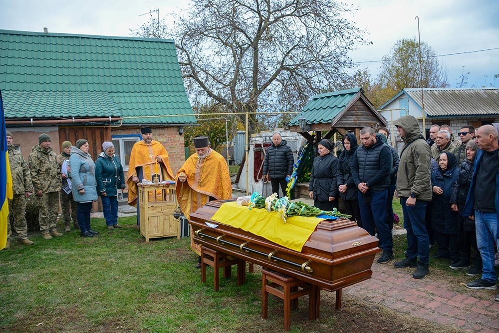 У селі Сущани на Кагарличчині провели в останню путь воїна Сергія Чуса 5