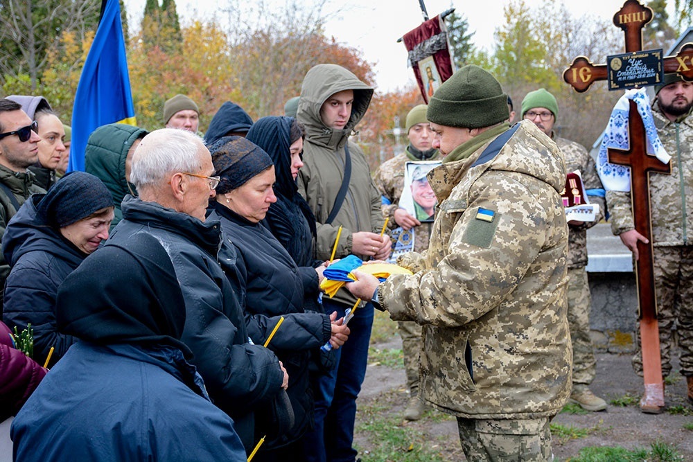 У селі Сущани на Кагарличчині провели в останню путь воїна Сергія Чуса 18