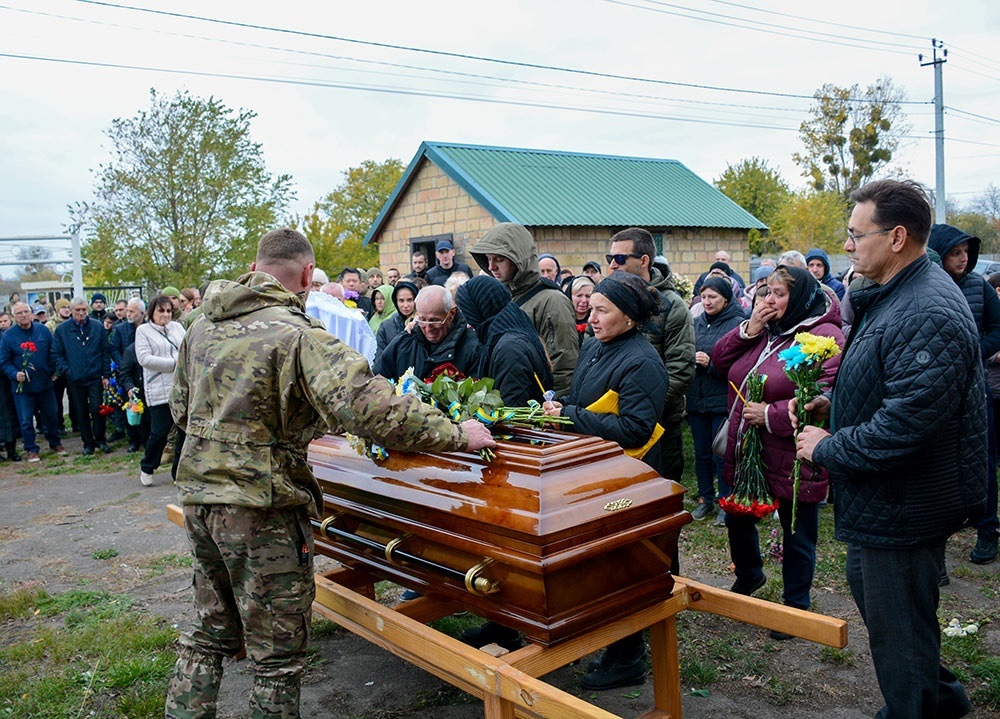 У селі Сущани на Кагарличчині провели в останню путь воїна Сергія Чуса 19