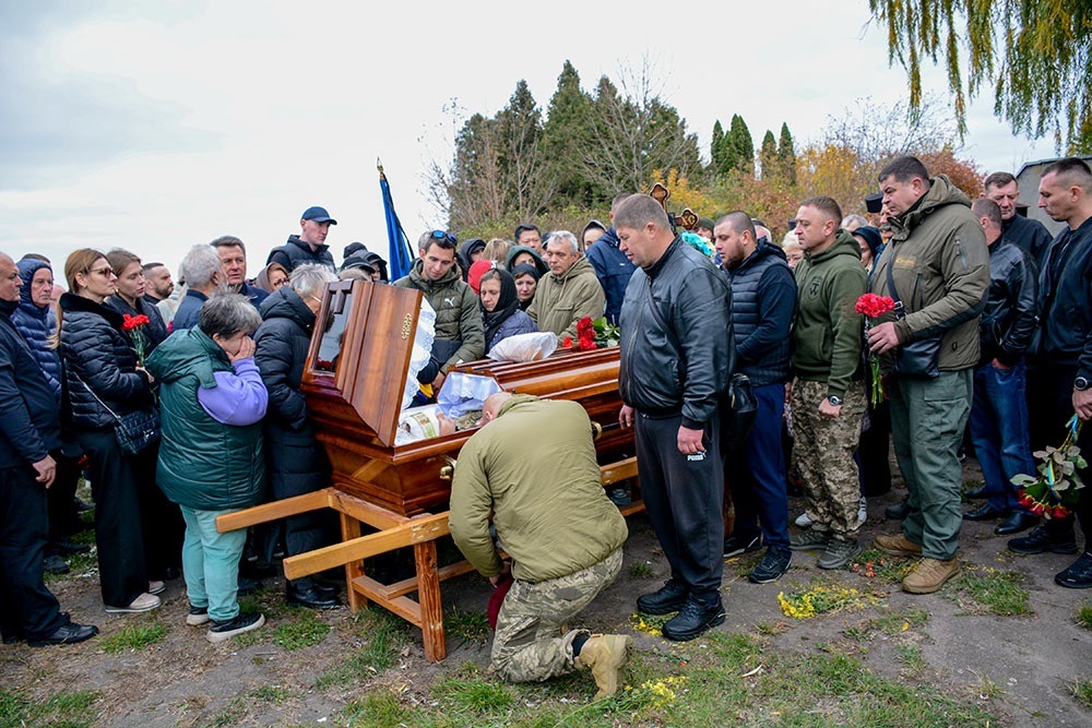 У селі Сущани на Кагарличчині провели в останню путь воїна Сергія Чуса 20