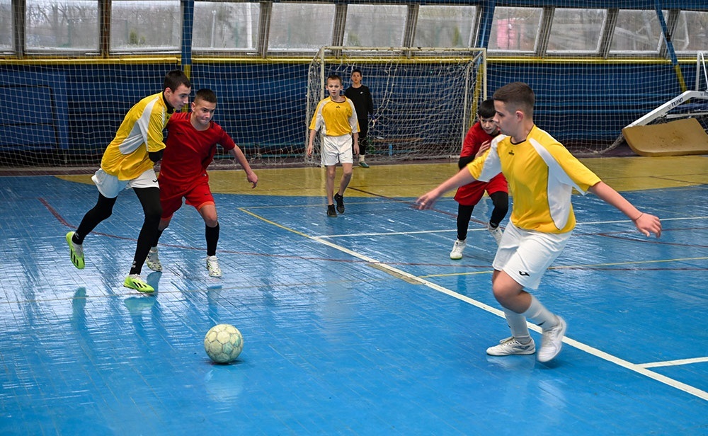 Фрагмент змагань із футзалу в Кагарлику між учнями 3