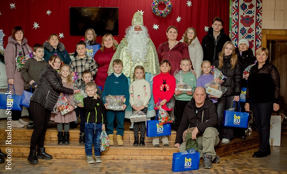 Святкове різдвяне дійство для дітей захисників в Кагарлицькому МЦКД 8