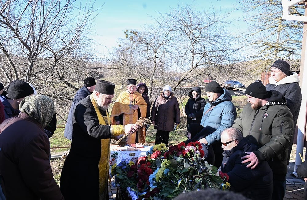 У селі Халчі на Кагарличчині провели в останню путь воїна Михайла Мушту 7