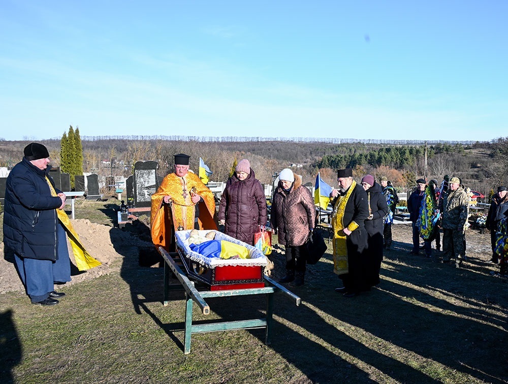 У селі Халчі на Кагарличчині провели в останню путь воїна Михайла Мушту 14