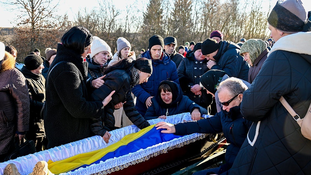 У селі Халчі на Кагарличчині провели в останню путь воїна Михайла Мушту 17