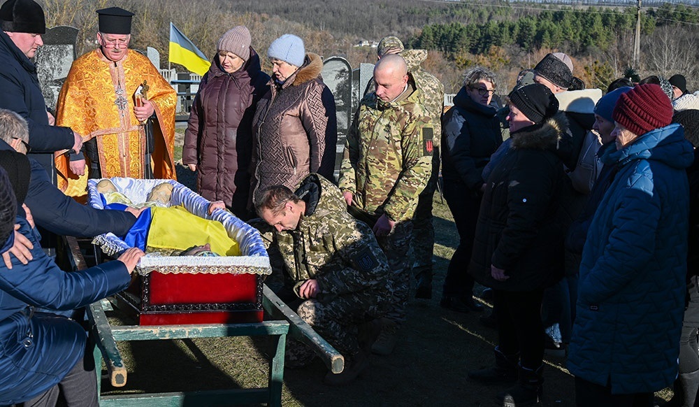 У селі Халчі на Кагарличчині провели в останню путь воїна Михайла Мушту 18