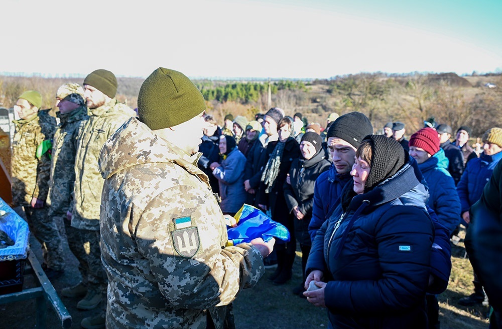У селі Халчі на Кагарличчині провели в останню путь воїна Михайла Мушту 19