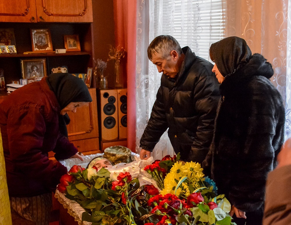 У місті Кагарлик провели в останню путь воїна Євгенія Родину 6