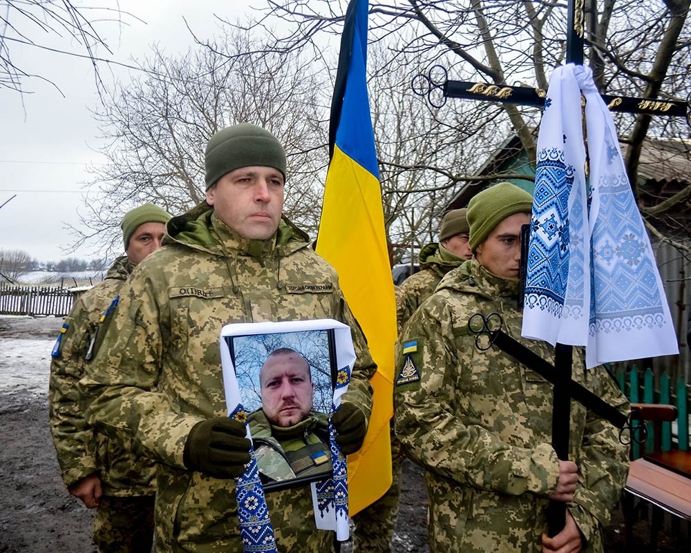 У селі Ліщинка на Кагарличчині провели в останню путь воїна Сергія Присяжного 3