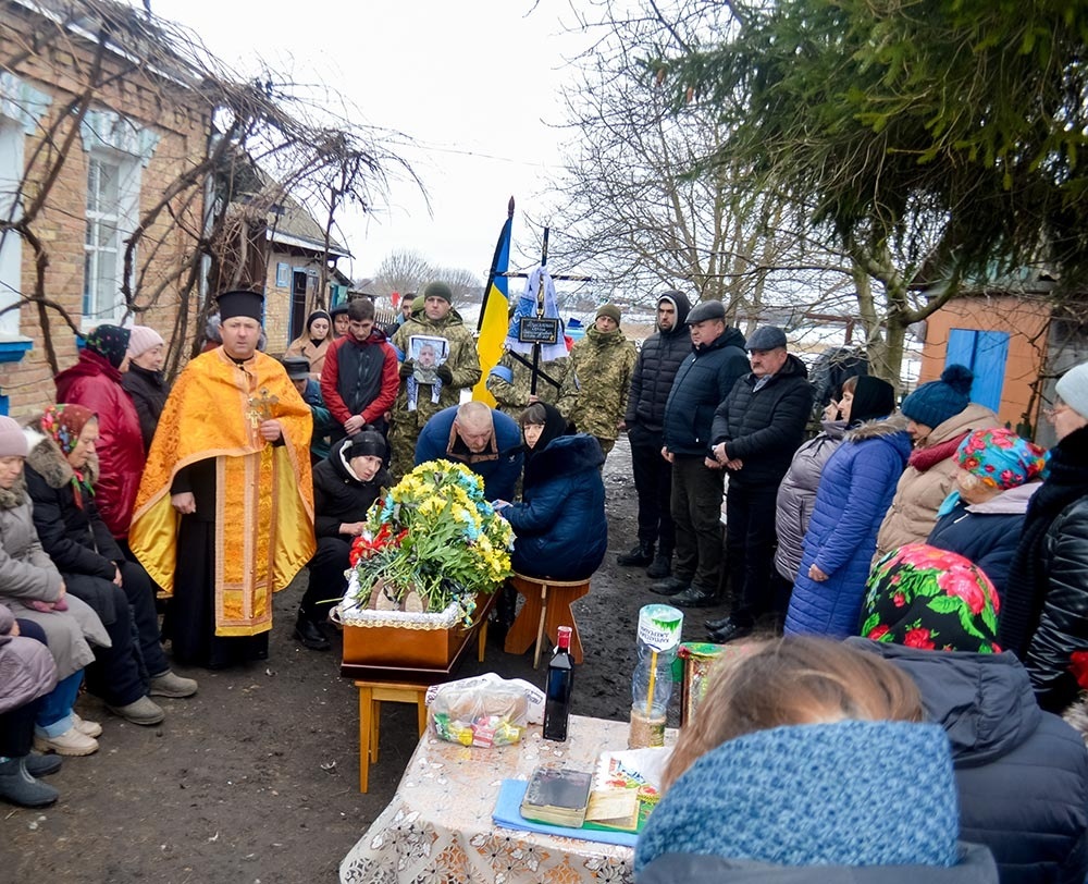 У селі Ліщинка на Кагарличчині провели в останню путь воїна Сергія Присяжного 5