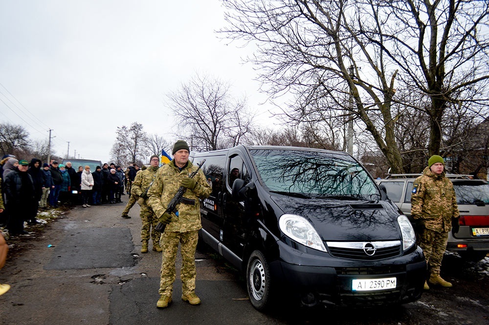 У селі Ліщинка на Кагарличчині провели в останню путь воїна Сергія Присяжного 6