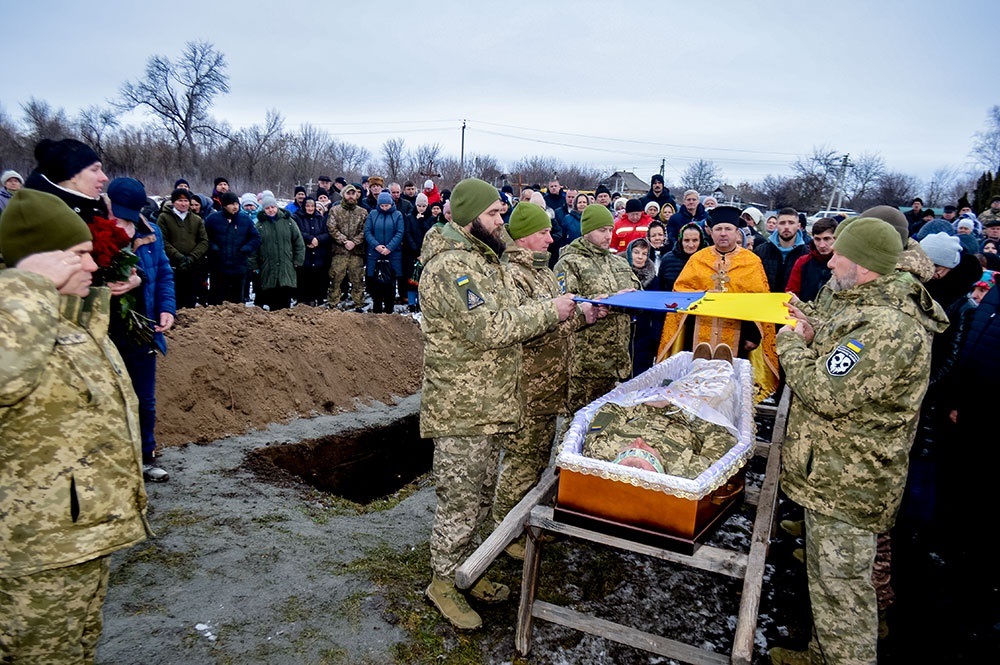 У селі Ліщинка на Кагарличчині провели в останню путь воїна Сергія Присяжного 15