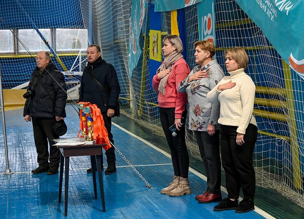 Перед змаганнями із волейболу серед дівчат у Кагарлику - звучить Гімн України 1