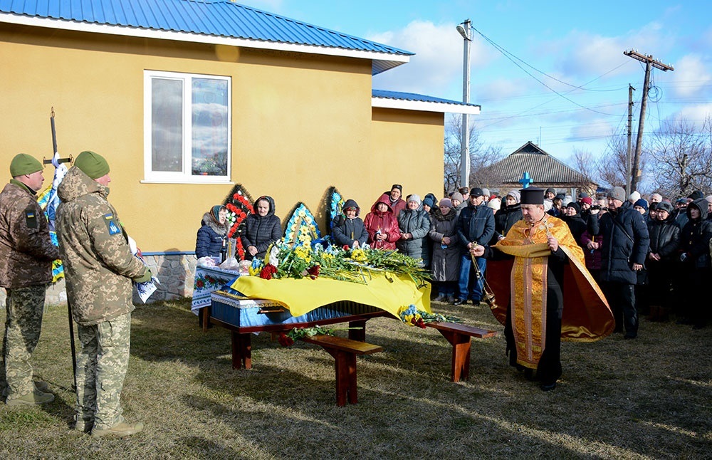 У селі Тернівка на Кагарличчині провели в останню путь воїна Дмитра Кас'янова 3