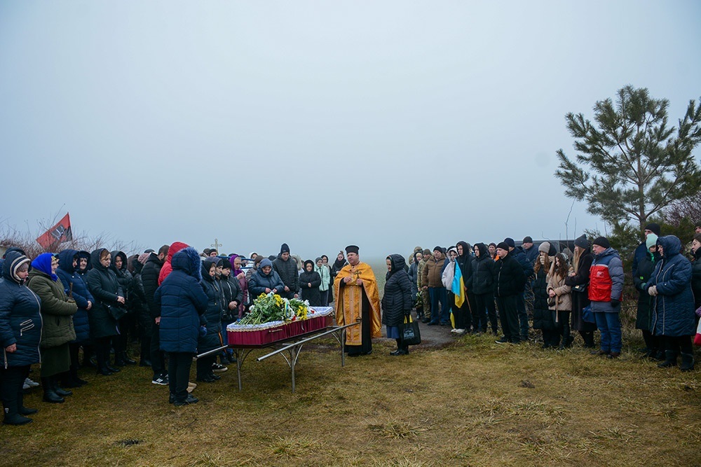 У Кагарлику провели в останню путь воїна Максима Загороднього 14