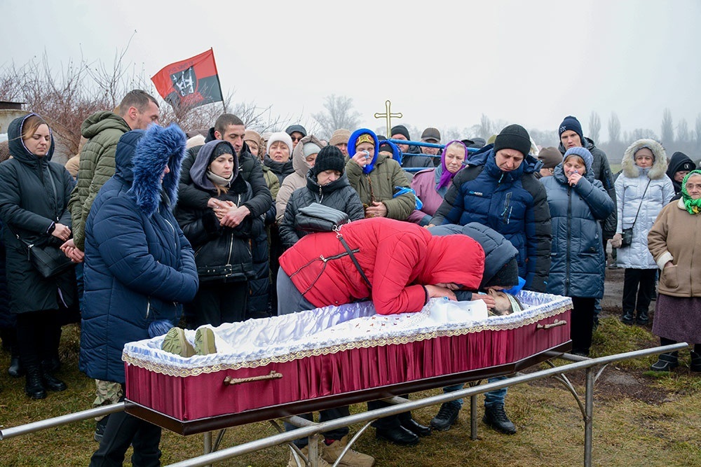 У Кагарлику провели в останню путь воїна Максима Загороднього 18
