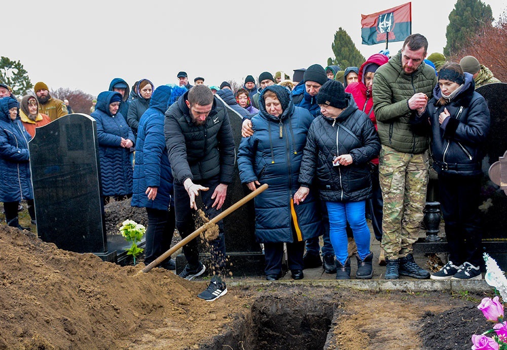 У Кагарлику провели в останню путь воїна Максима Загороднього 21
