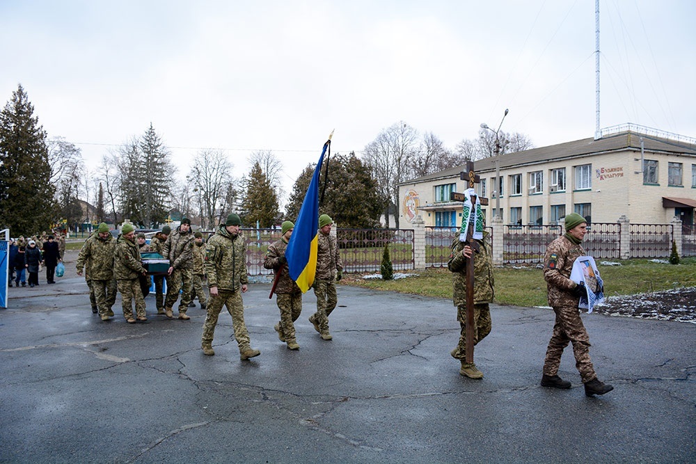 У селі Слобода на Кагарличчині провели в останню путь воїна Олександра Полторака 1