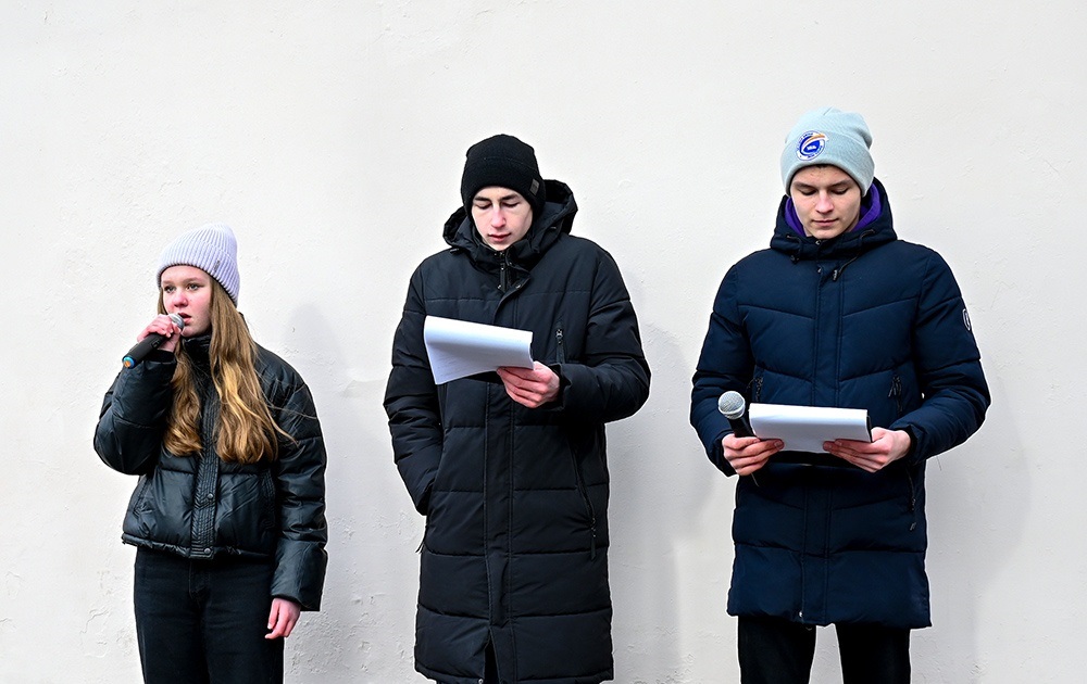 Під час відкриття меморіальних дощок загиблим Героям-випускникам на Кагарлицькому ліцеї №4: щемливе слово від юного покоління
