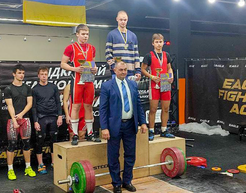 Під час нагородження на чемпіонаті в Києві: серед призерів і спортсмен із Ржищівщини Євгеній Євсєєнков
