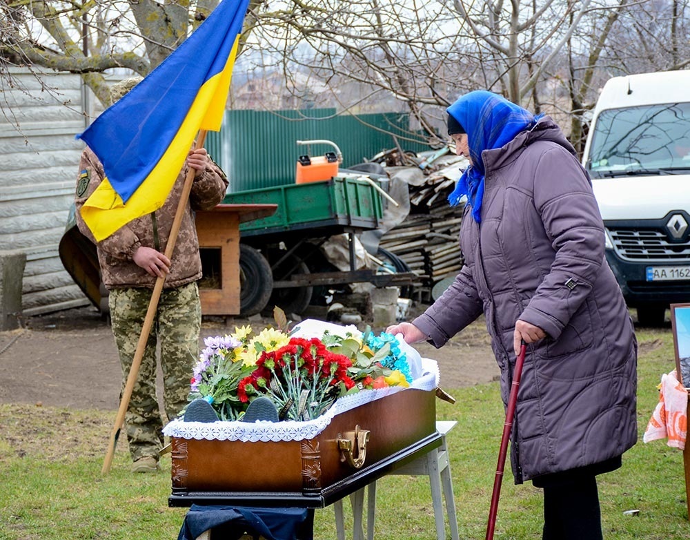 У Зеленому Яру провели в останню путь захисника Костянтина Панченка 1