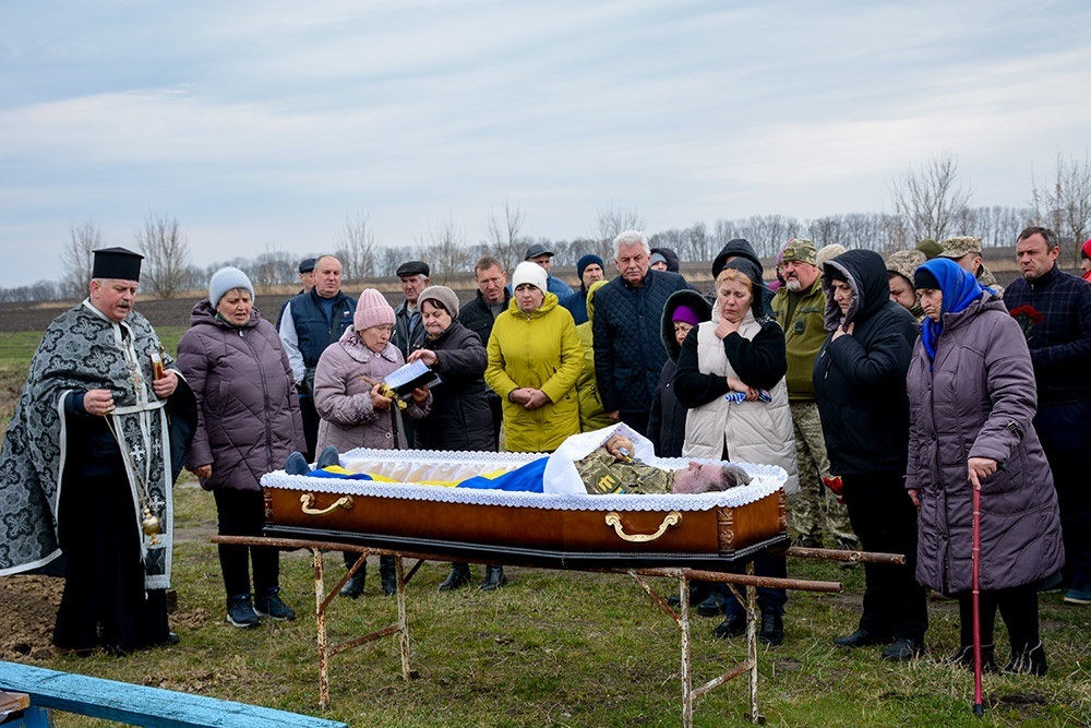 У Зеленому Яру провели в останню путь захисника Костянтина Панченка 12