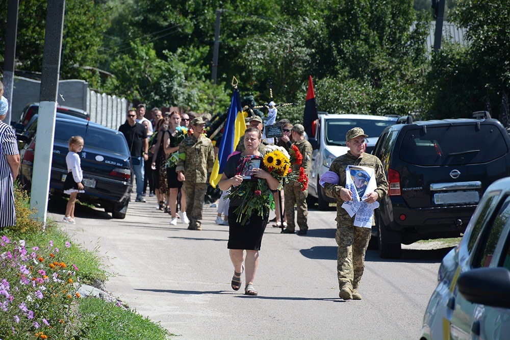 У Кагарлику провели в останню путь воїна Олександра Ряська 8