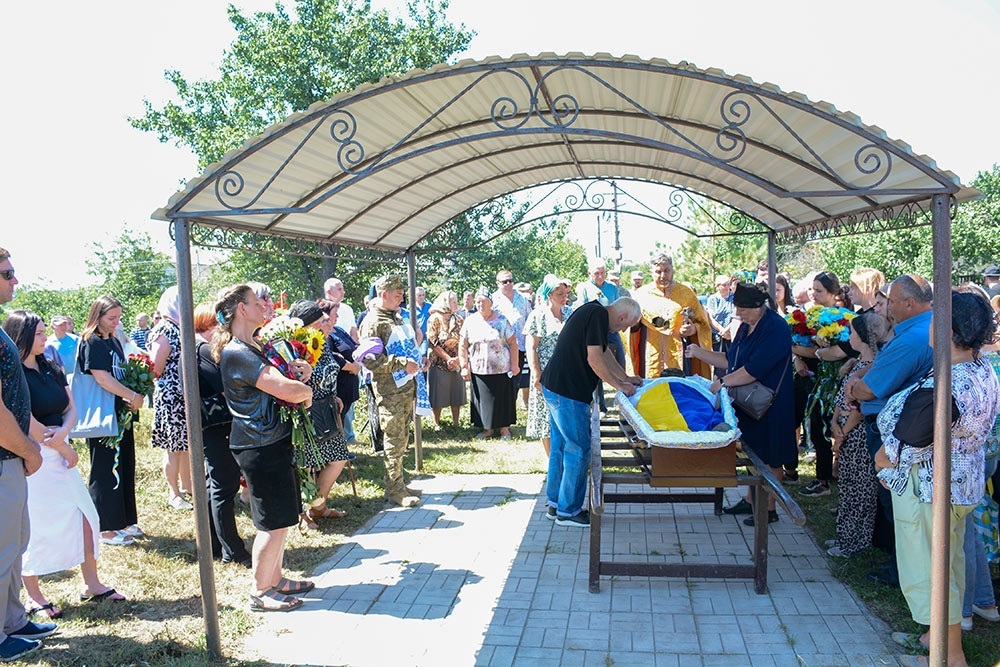 У Кагарлику провели в останню путь воїна Олександра Ряська 17