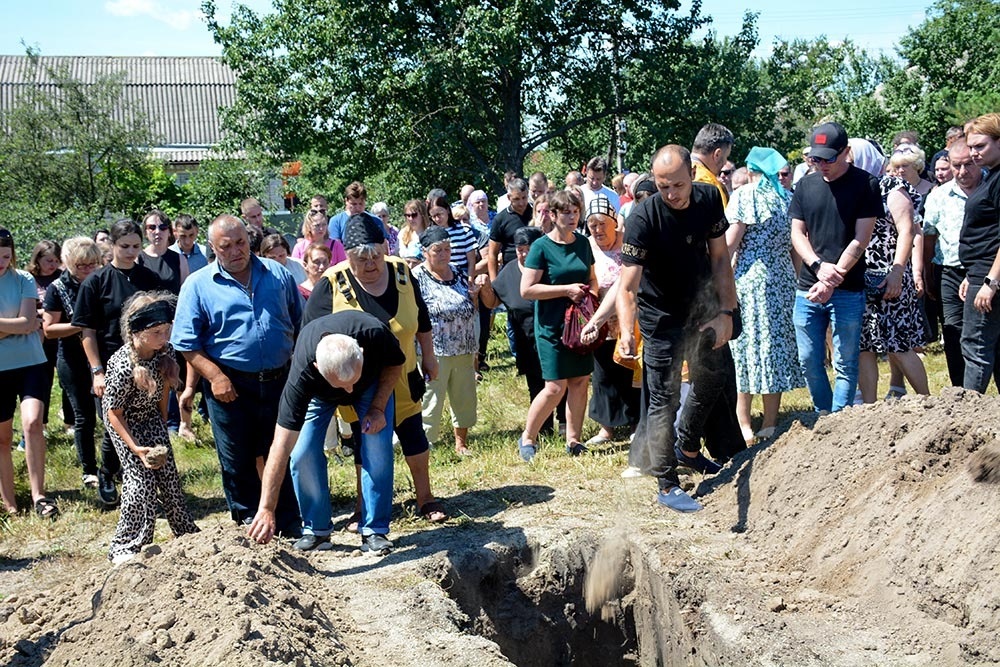 У Кагарлику провели в останню путь воїна Олександра Ряська 24