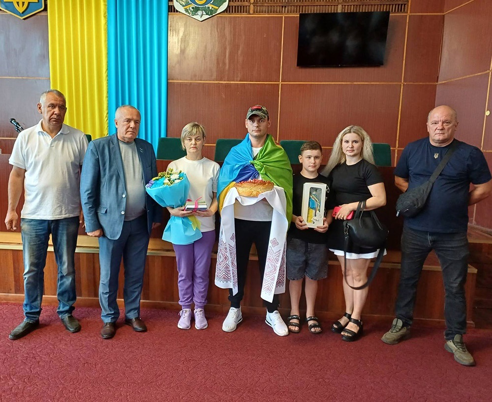 У Кагарлику щиро зустріли воїна Олексія Маслака, який повернулися із російського полону 4
