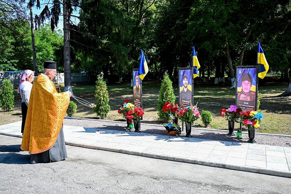 У Халчі відкрили Алею Слави та меморіальні дошки загиблим Героям-землякам 5