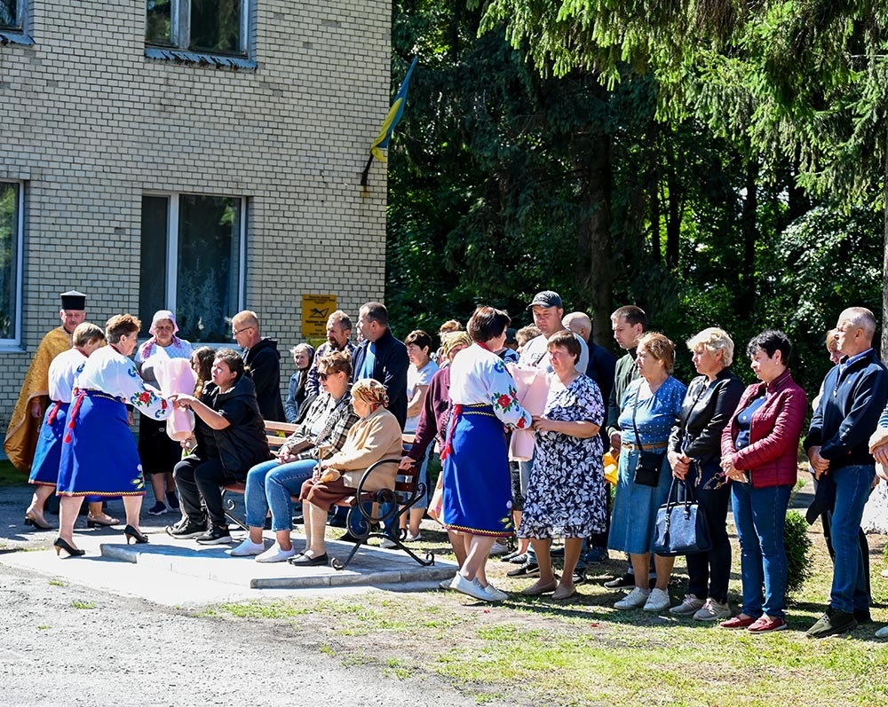 У Халчі відкрили Алею Слави та меморіальні дошки загиблим Героям-землякам 7