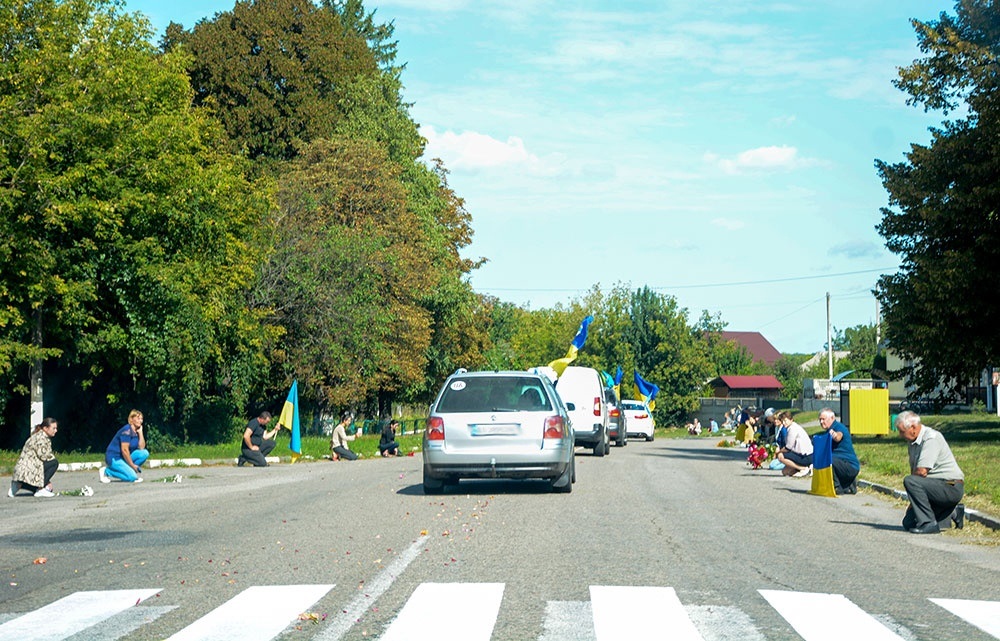 Горохуватка зустрічає воїна Івана Титякина