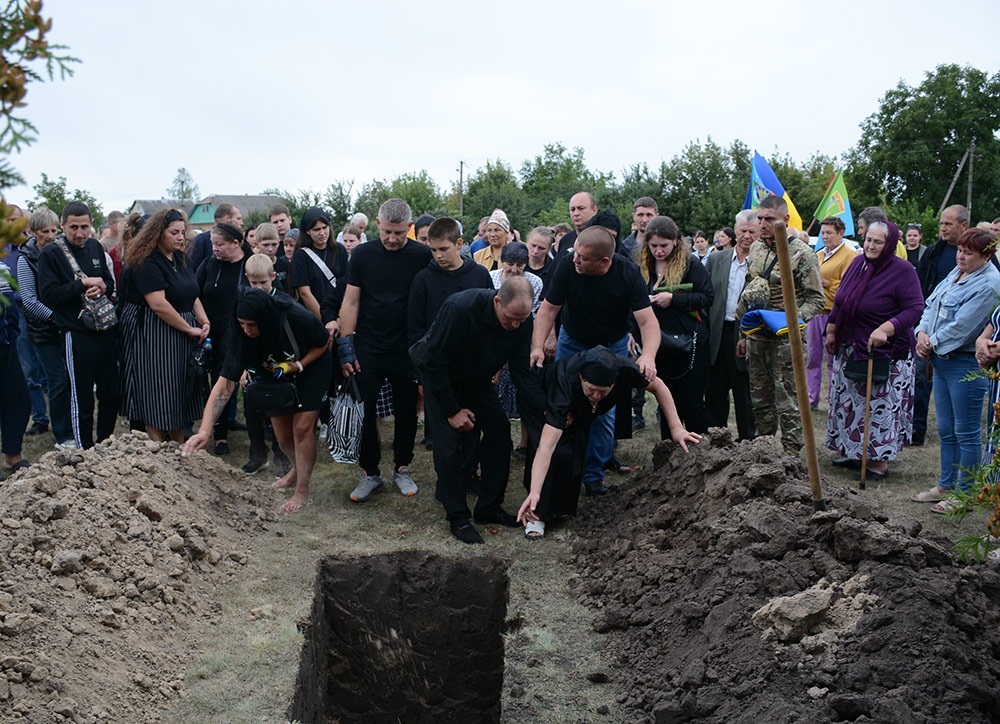 У Горохуватці провели в останню путь воїна Івана Титякина 24